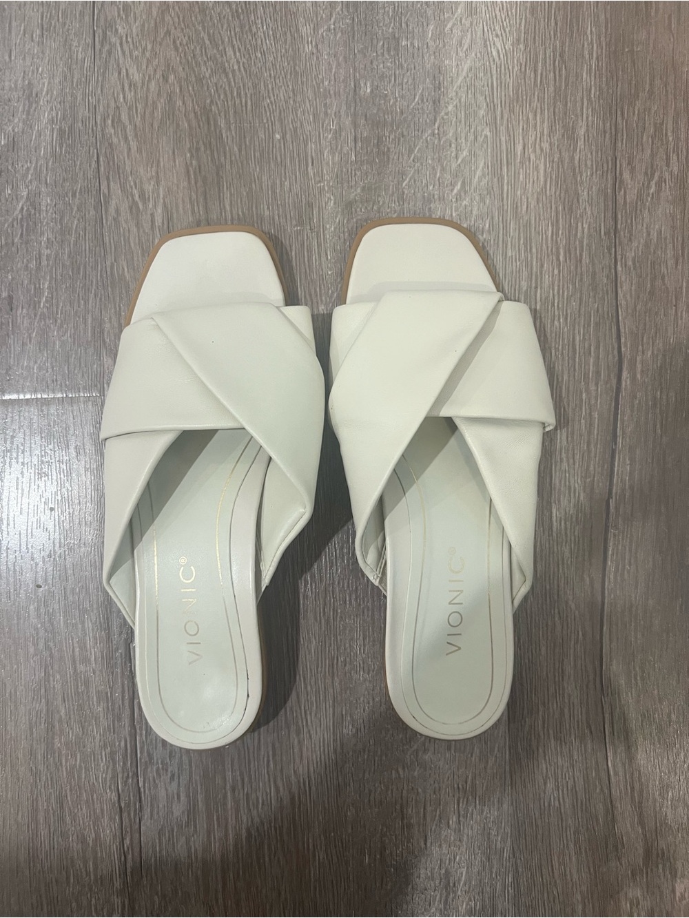 Vionic Leather Miramar Slide Sandal In Cream - Picture 2 of 5